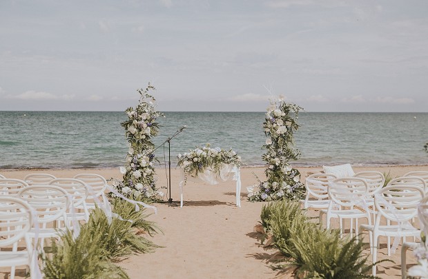 Decoración floral para una boda frente al mar en Dénia: el arte de la alta floristería